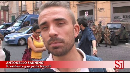 Napoli - Al presidio anti omofobia spunta consigliere Fdi (26.07.13)