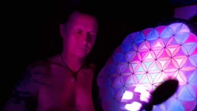 HYPNOTIC SHAMANIC MEDITATION. - POWER DRUMMING