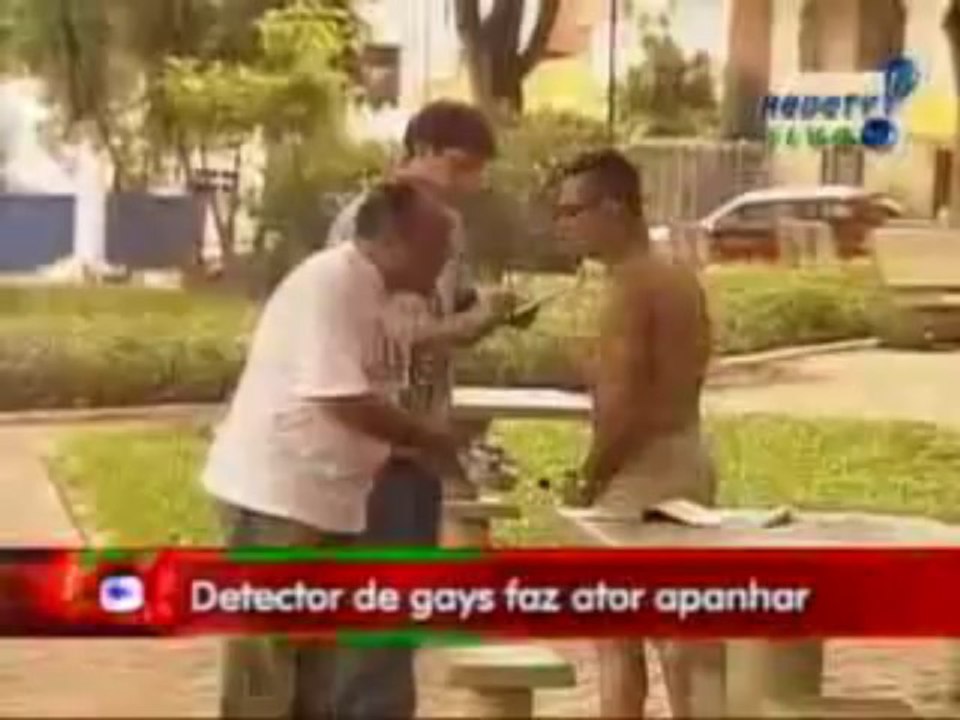 Pegadinha do João Kleber - Detector de gay