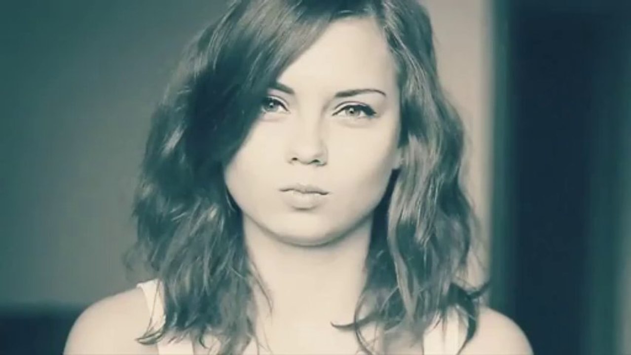 Nelly Karpova'nın Erkekleri Baştan Çıkaran O Videosu