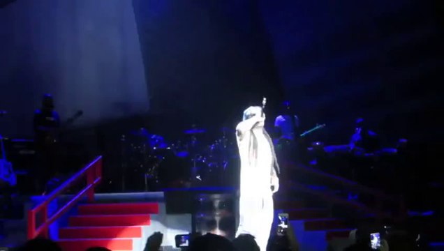 A Fan Throws Ice At Lil Wayne During His Speech In Holmdel, New Jersey