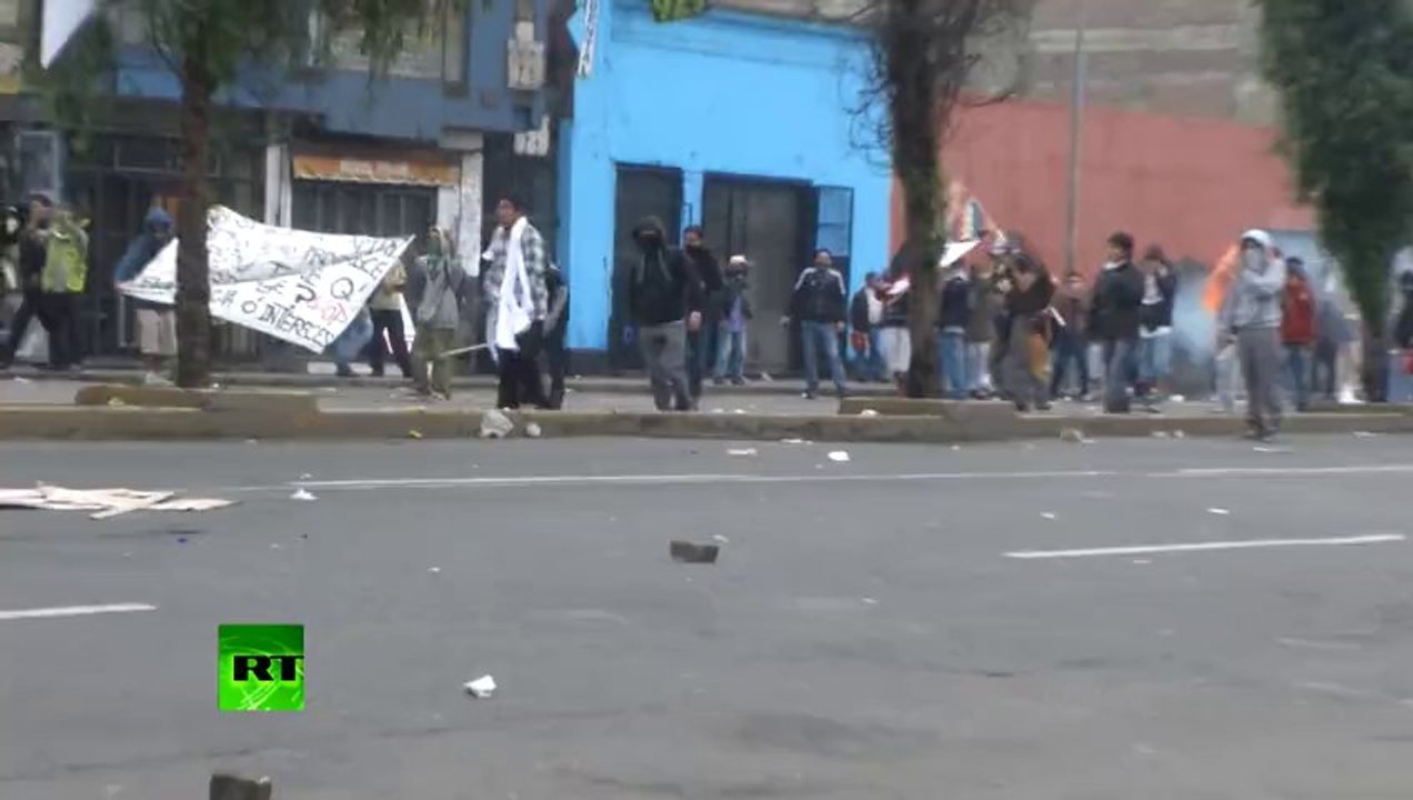 Thousands Teargassed: Anti-govt protesters clash with Peru police