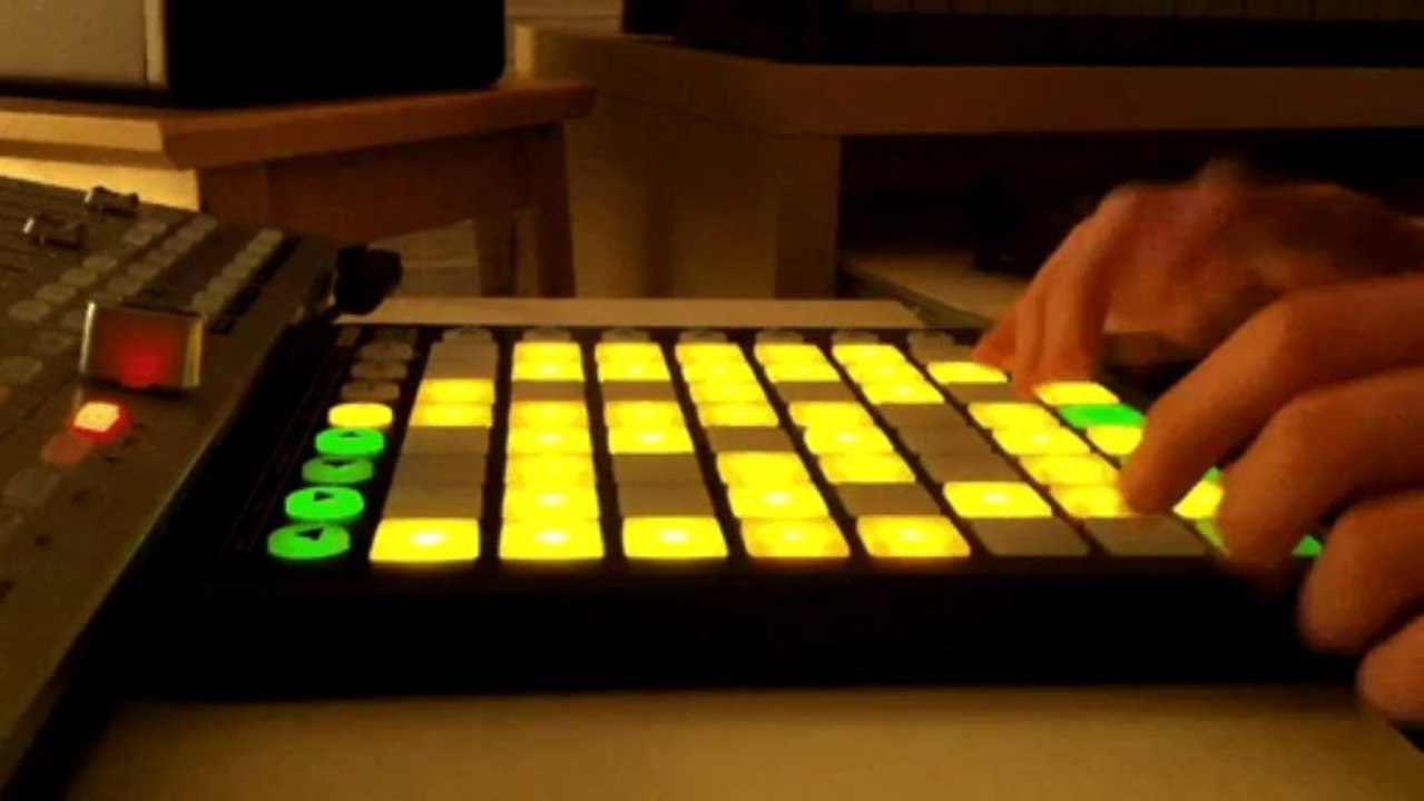 Madeon - Pop Culture (live mashup)