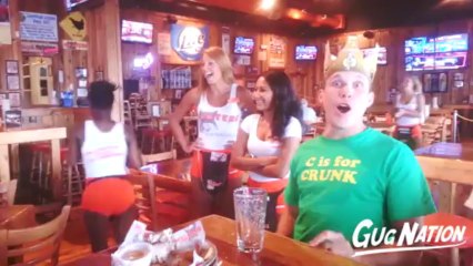 New_ Hooters Kiss