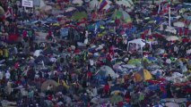 Brésil: messe gigantesque sur la plage de Copacabana