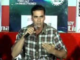 akshay kumar reveals eveready portable mobile chargers