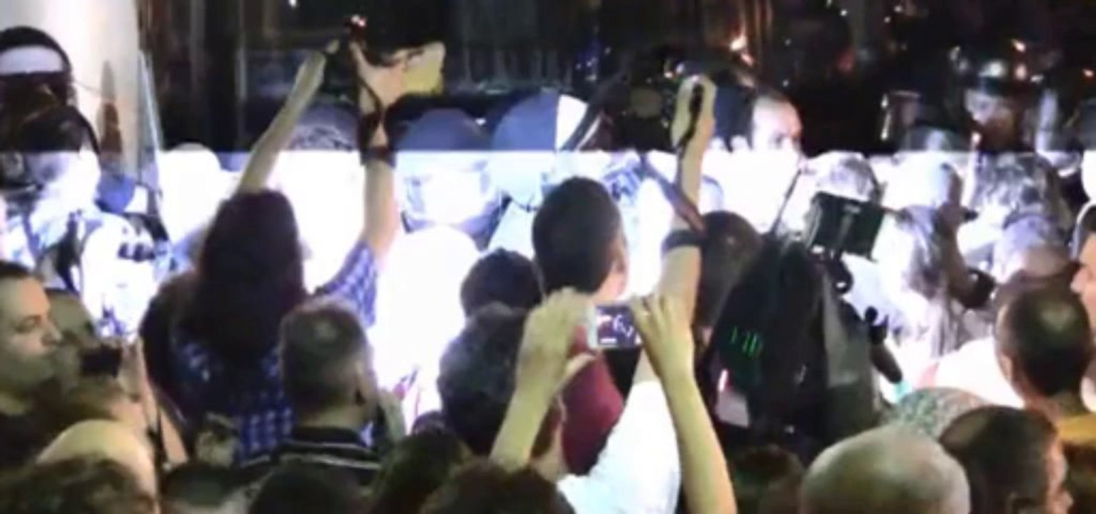police violence parliament-bulgaria-23.07.2013-part.4