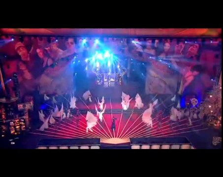 Aishwarya Rai Bachchan Times of India Performance 2013