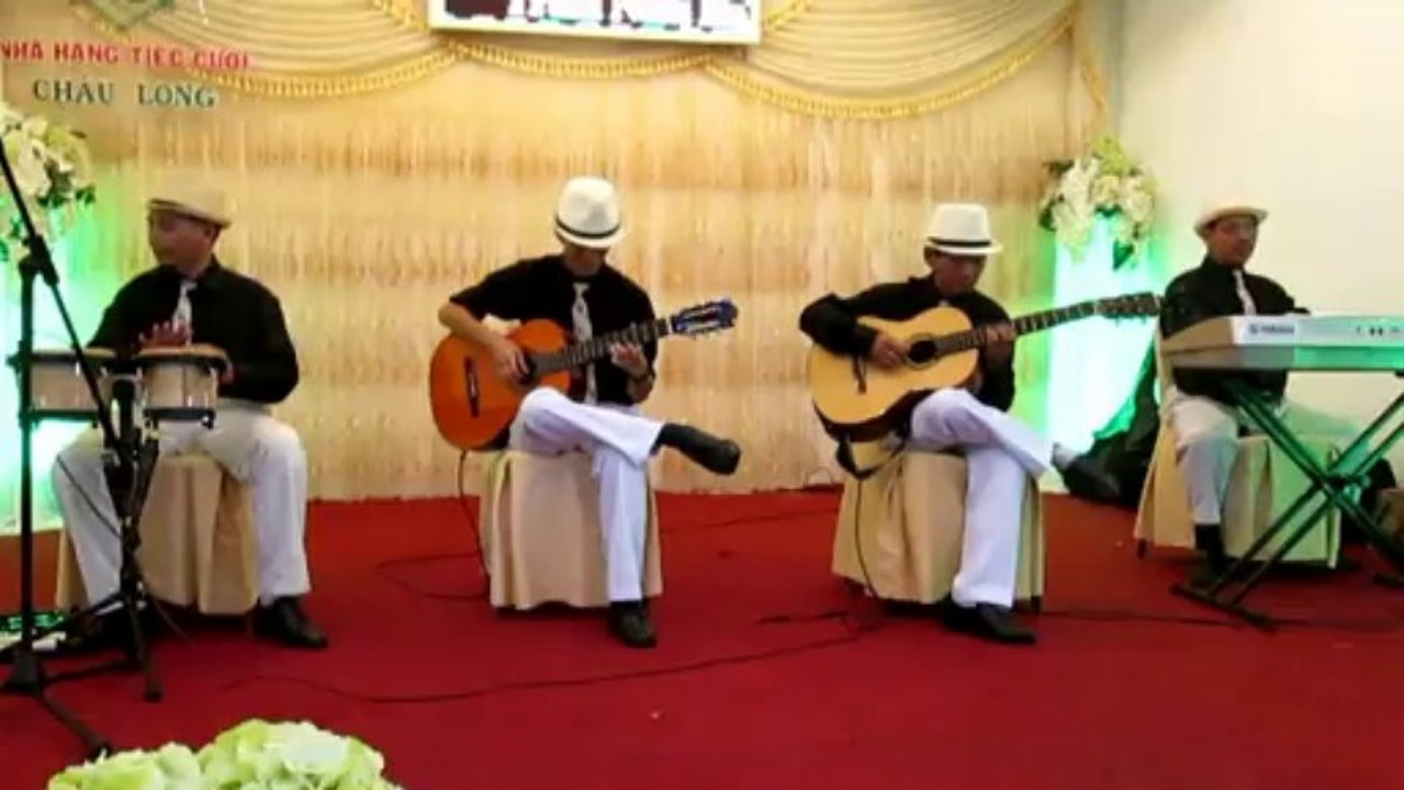 Ban nhạc Flamenco Tumbadora Thanh Tùng hòa tấu-Dancing Shadows