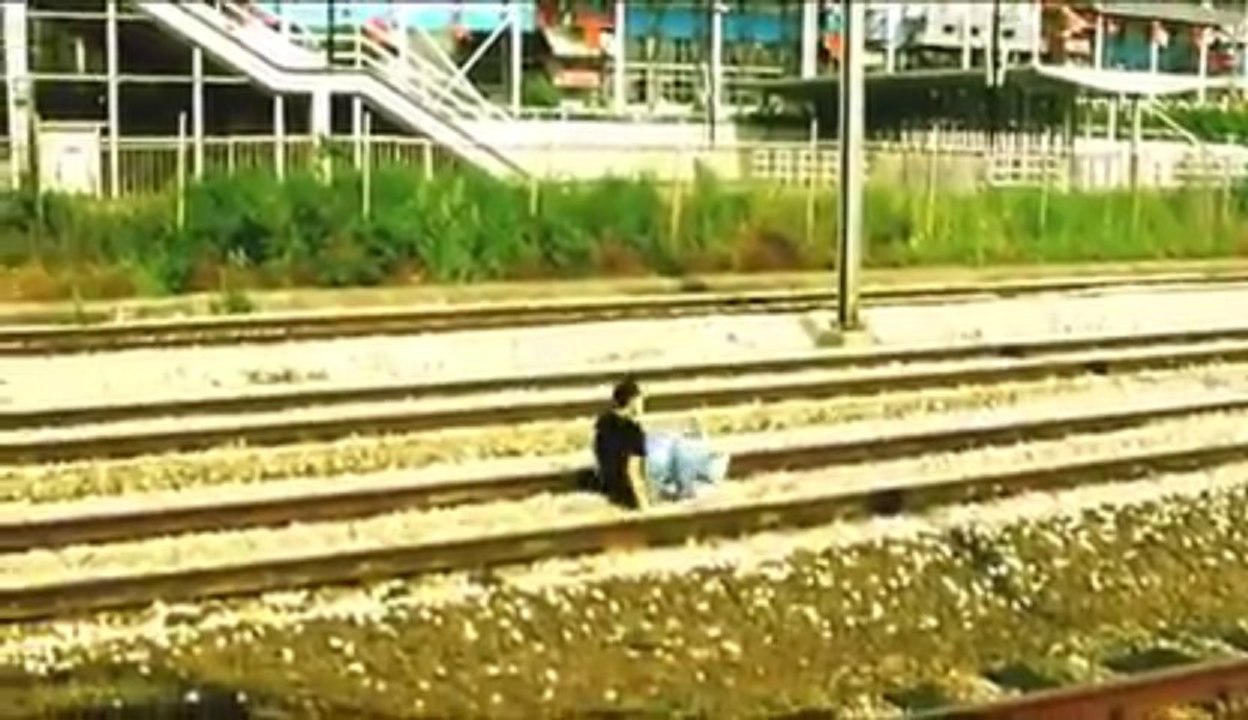 Passer Sous un train - Enorme!