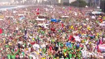 O Maior Flash Mob do Mundo para o Papa Francisco no Rio de Janeiro na sua visita ao Brasil