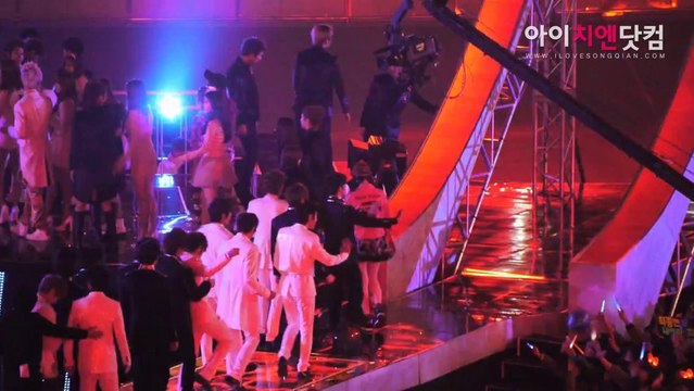 [HD Full Fancam] 111231 All Artists - Gayo Daejun Ending Show