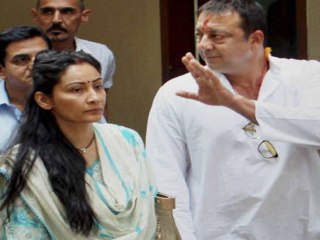 Manyata gets Sanjays name tattooed