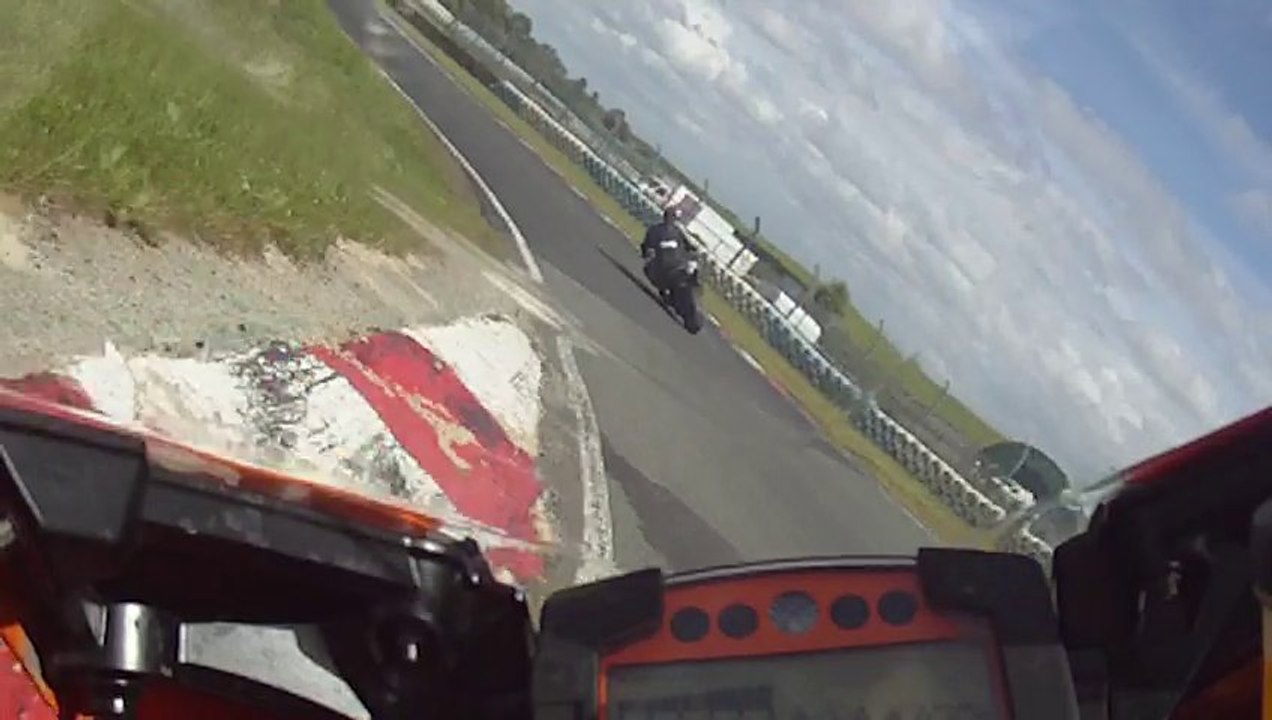 VINIACOURT Christian le père en R1 et le fils en  KTM RC8