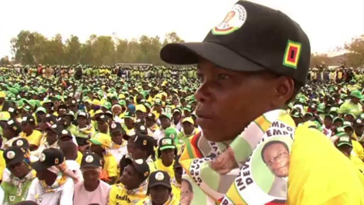 Mugabe tritt mit 89 in Simbabwe erneut als Präsident an