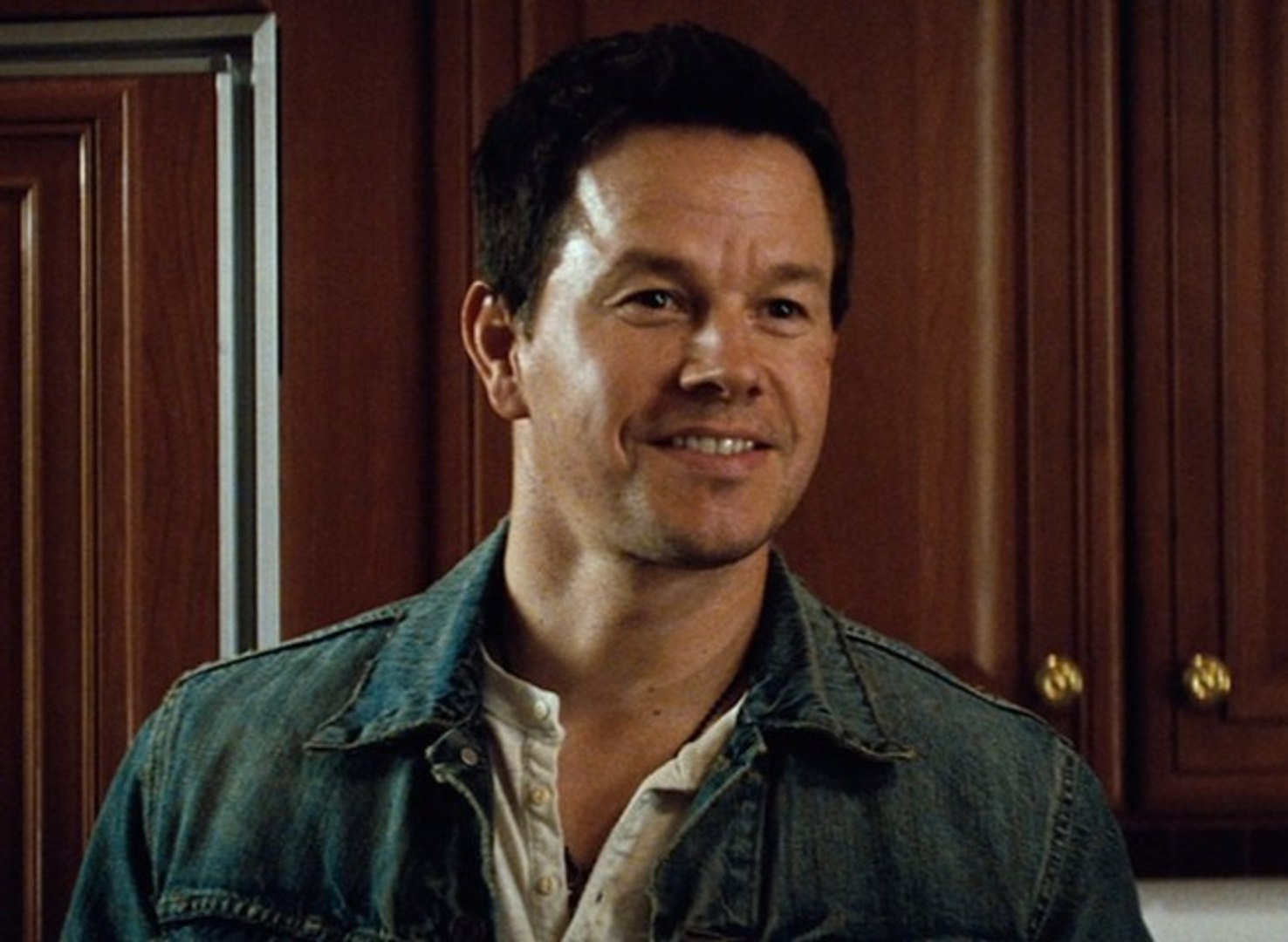 2 Guns With Mark Wahlberg Stig And Bobby Clip Video Dailymotion