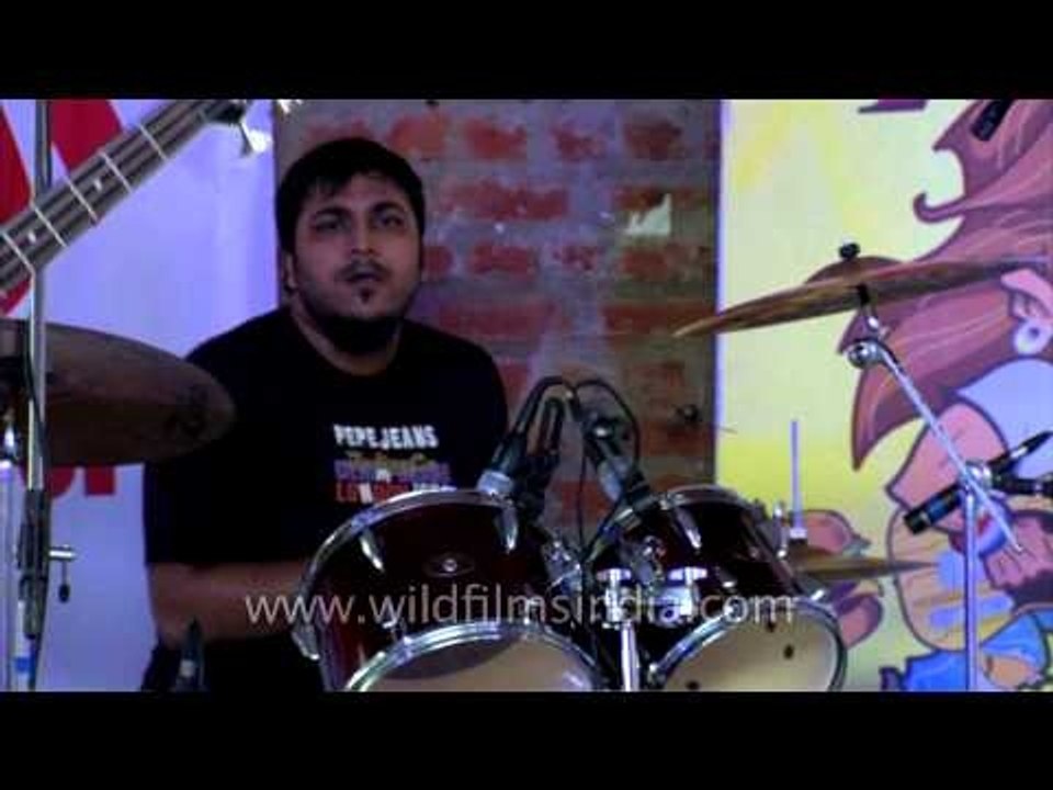 Sufi Fusion band- Jugni: Sohni lagdi: At the Big Fat Flea