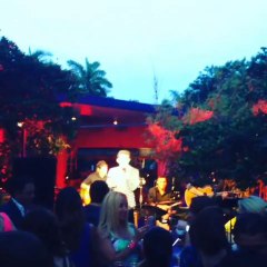 Gabriel Coronel Cantando gracias a peter Klein