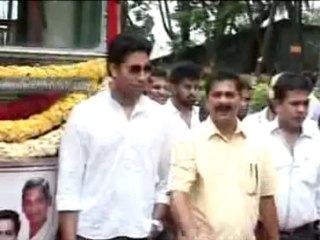 abhishekbachchan flags off 2 new buses for dadasaheb phalke chitra