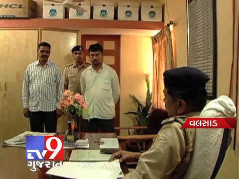 Tv9 Gujarat - Cop nabbed red handed taking money from passengers , Valsad