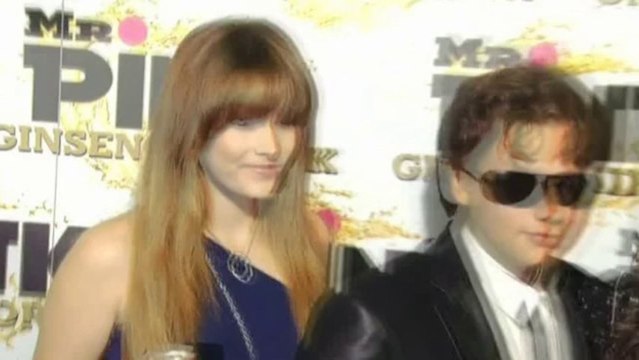 Paris Jackson attempts suicide