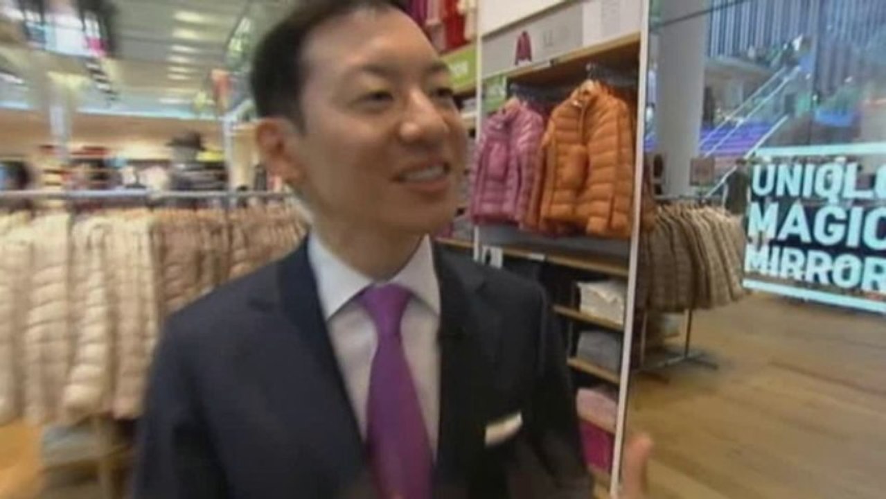 High-tech mirror changes clothes