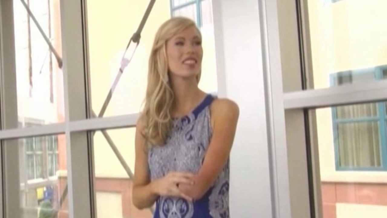 One-armed woman crowned Miss Iowa
