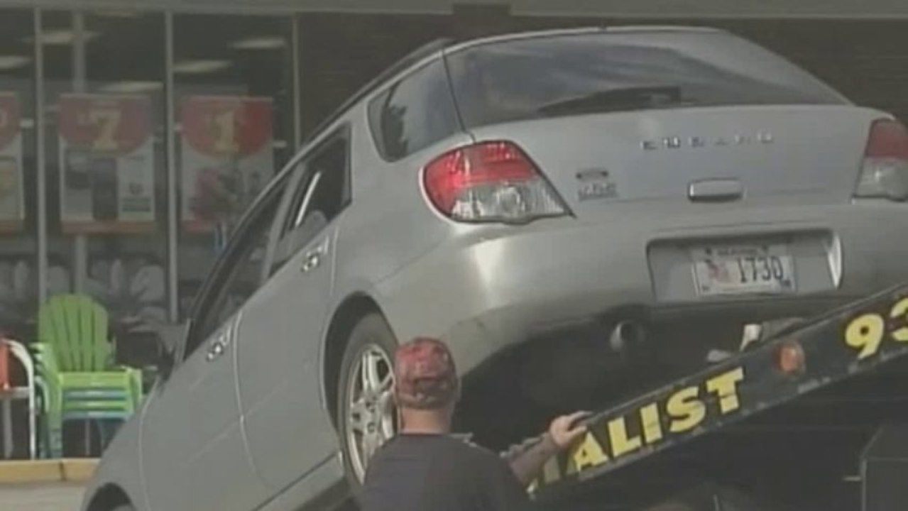 Kids bake in car while adult steals