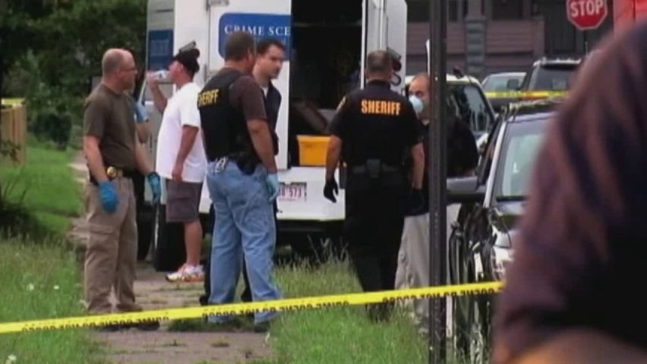 Three female bodies rotting in bags