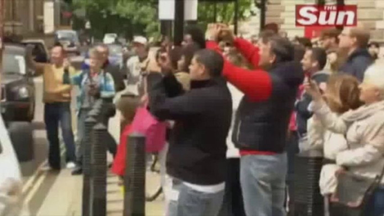 Magician in bizarre bus stunt