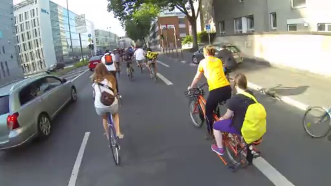 Fahrt über die Severingsbruecke - Critical Mass 26.07.2013