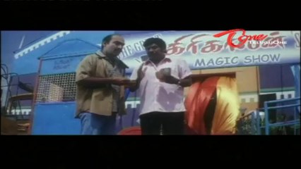 Madhavan Gets Shocked Seeing Reemasen Changing Her Dress