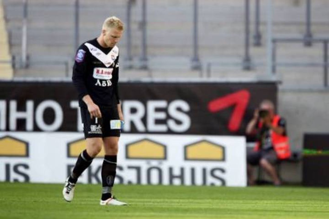 L'incroyable boulette d'un gardien, expulsé après 45 secondes de jeu !