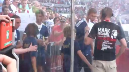 Franck Ribery demande un enfant plus petit pour son entrée dans le stade