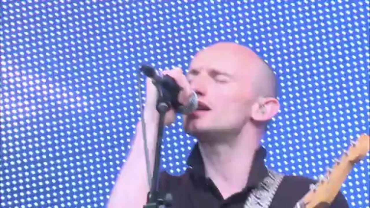 The Dot - Left At The Lights// Live at Kendal Calling 2013