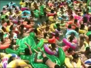 Impossible de nager dans cette piscine chinoise surpeuplée
