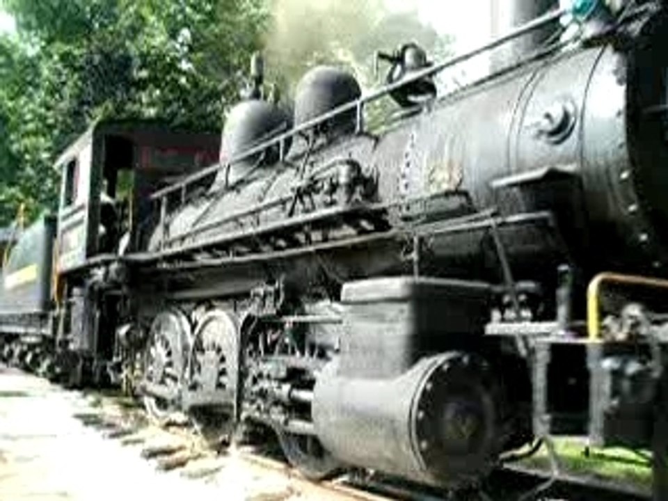 643 leaves the Station