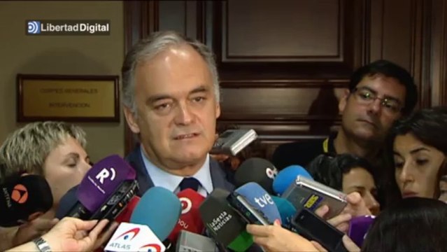 Pons recuerda que en el TC hay tres ex altos cargos de gobiernos socialistas