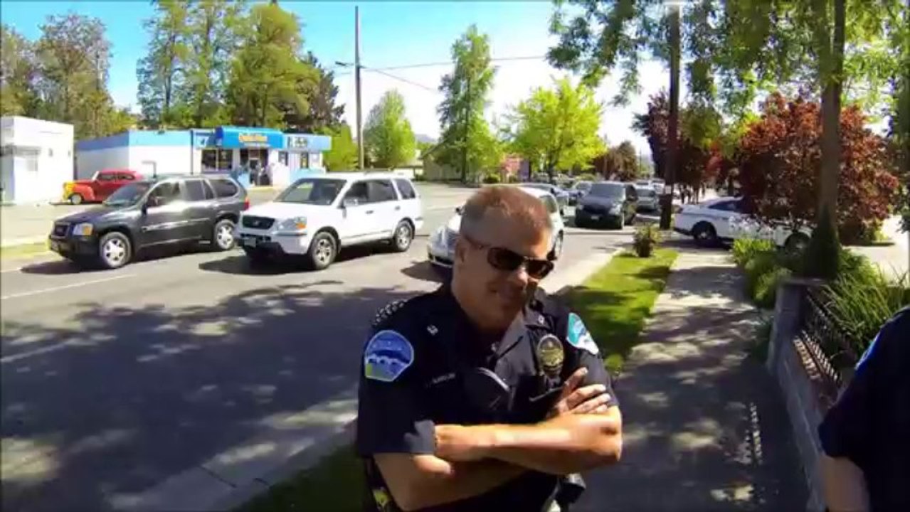 Grants Pass Police, meet and greet. Open Carry AR-15