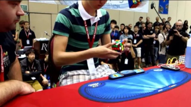 Miscelánea - 7 segundos para resolver el cubo de Rubik