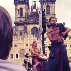 Али Е. в Прага