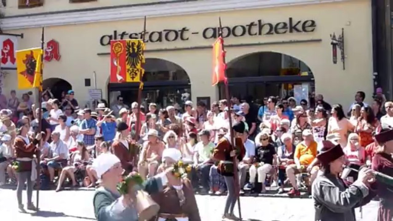40. Landshuter Hochzeit Umzug  2013 Seit 1475 LaHo - Halllo! Himmel Landshut! Tausend Landshut!
