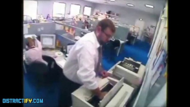 Compilation de pétages de câbles et de crises de nerfs au boulot! ENORME