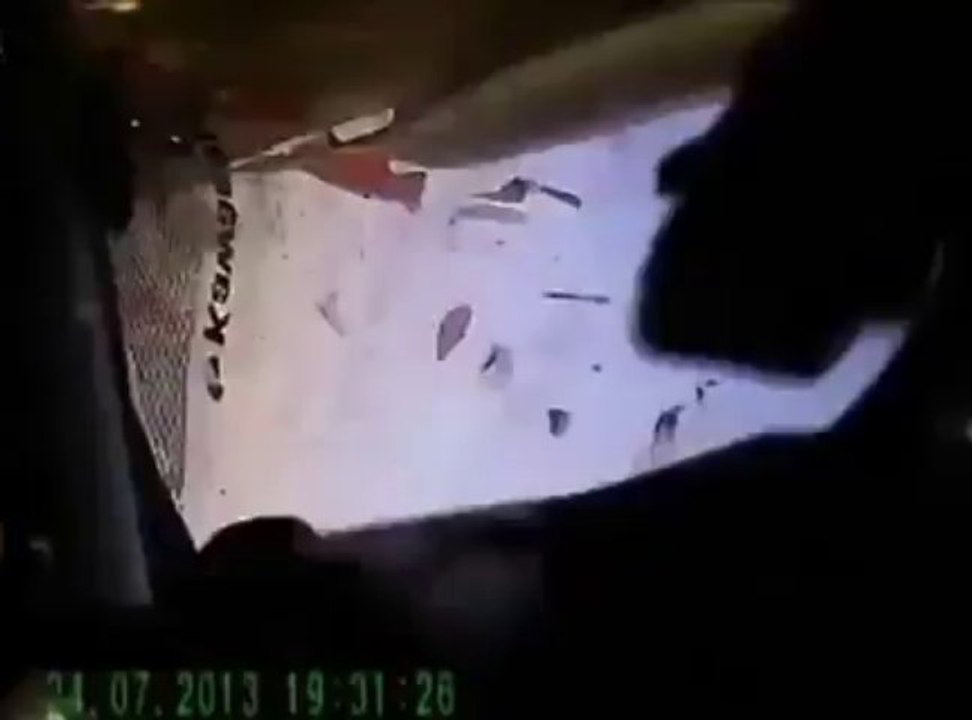 Violent accident de moto filmé à la gopro... Le mec aura un bon souvenir !!