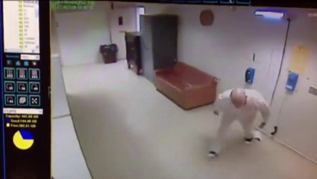 Un prisonnier s'évade d'une prison aux USA - Derrick Estell et son génie de l'évasion éclair..