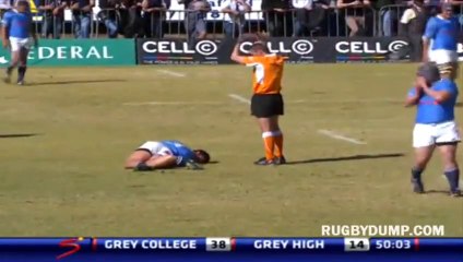 Le gars se pète les deux jambes d'un coup en match de rugby universitaire !!