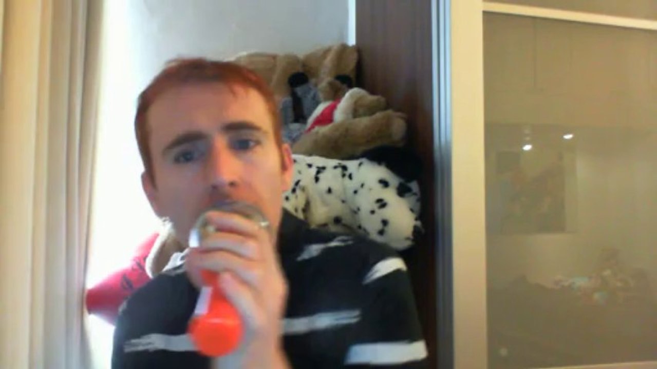 Wiwi égratigne "mi fleur mi démon" de Victoria Petrosillo