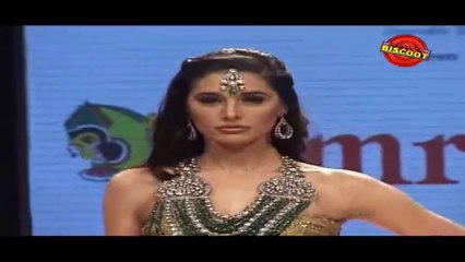 Nargis prefers John over Ranbir!