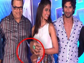 Shahid Kapoor Pinches Ileana D'cruz on Waist