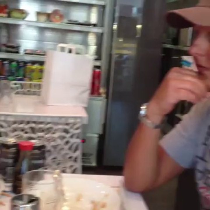 Très belle ambience chez Sushi express 107 rue Manin 74019 tel 0142405050